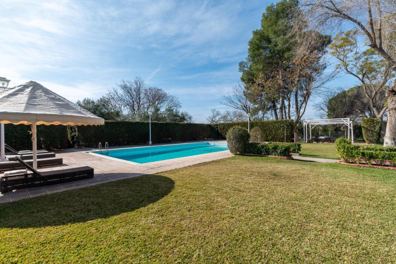 Villa Lucrecia Moron de la Frontera Luaran gambar