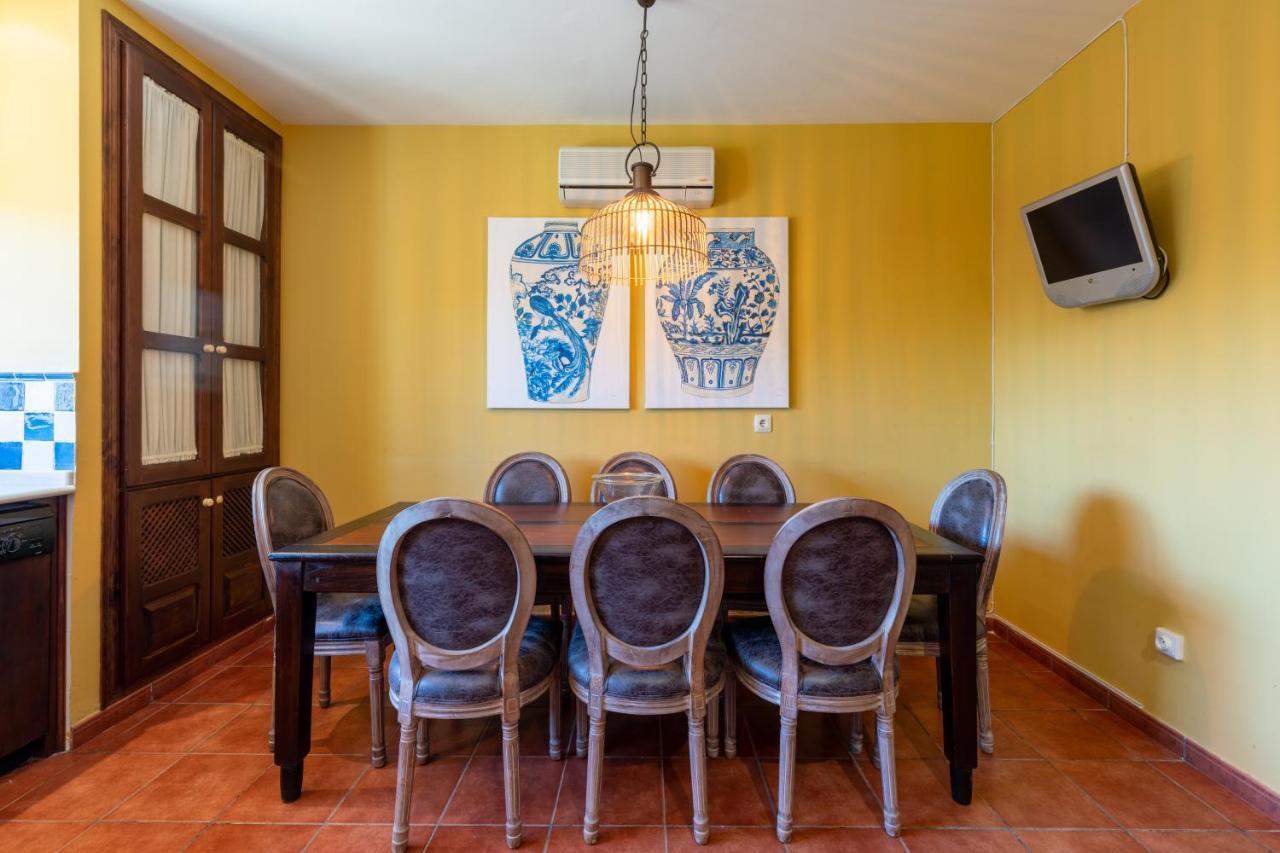 Villa Lucrecia Moron de la Frontera Luaran gambar